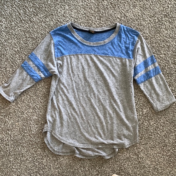 HOMAGE Tops - Homage - 3/4 Sleeve Gray & Blue Tee - Small